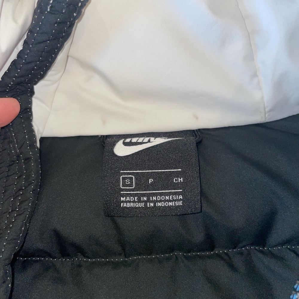 Nike puffer